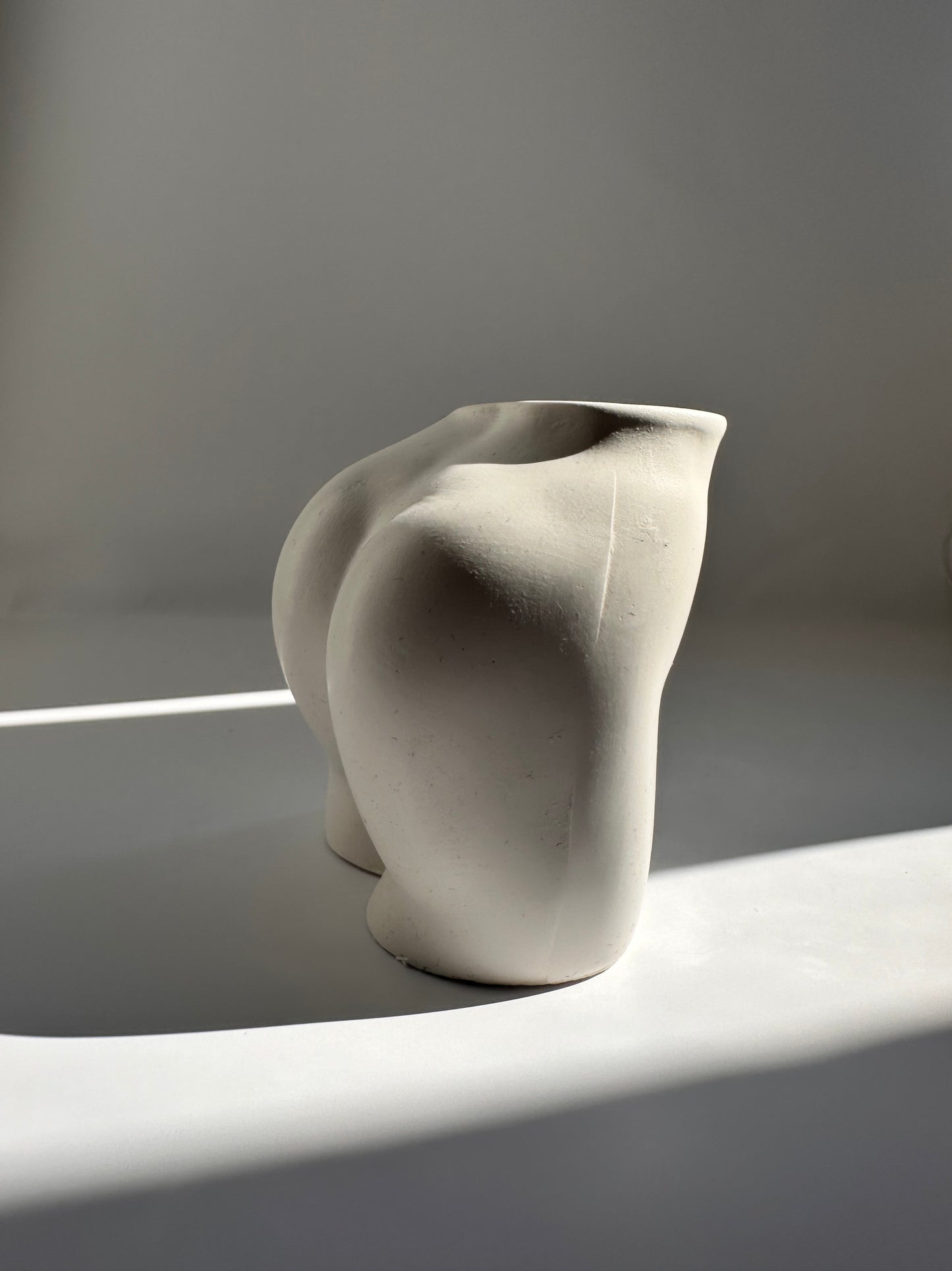 Lady Butt Statue - 9 cm