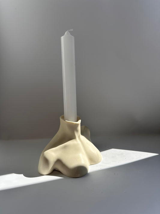 English: Handmade bust candle holder in Jesmonite – M O K A N SHOP
French: Bougeoir buste fait main en Jesmonite – M O K A N SHOP
Spanish: Portavelas busto hecho a mano en Jesmonite – M O K A N SHOP