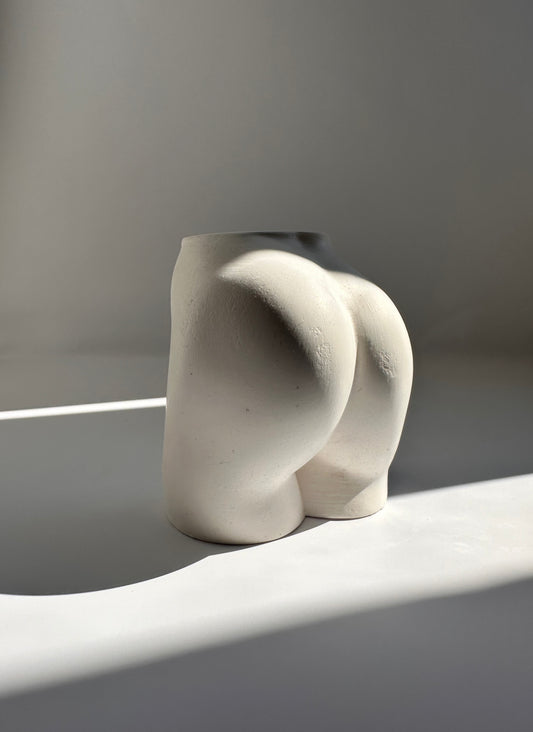 Lady Butt Statue - 9 cm