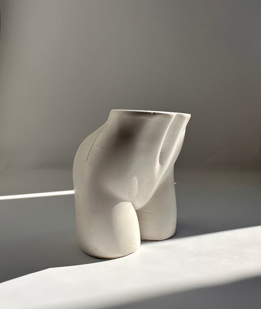 Lady Butt Statue - 9 cm